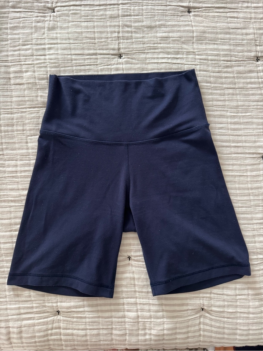 ARITZIA Original TNA butter 7” shorts - size S